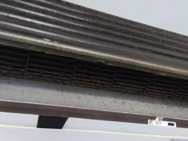 aircon repair closeup